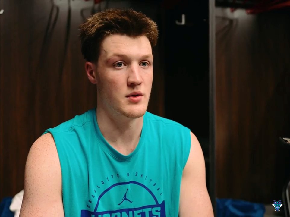 🎙️ Kon Knueppel on LaMelo Ball: "He's amazing." "Me and him had some of that two-man action, but he just did a hell of a job playing pick-and-roll with the big guys." "When he can get the rebound, it starts the break quicker and we can just go. He was phenomenal tonight."