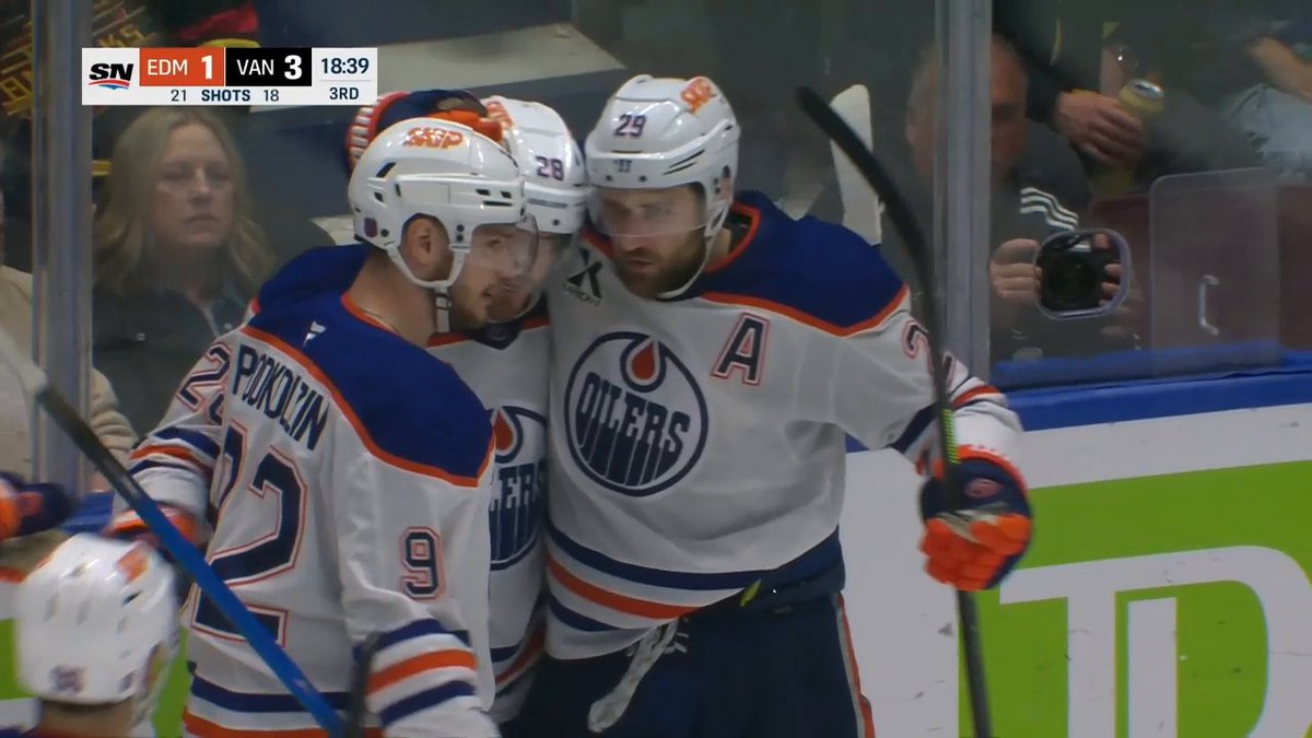 Jack Roslovic has his first goal with the Edmonton Oilers! 🚨