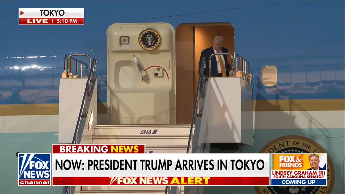 BREAKING: President Trump arrives in Tokyo for the second stop of his Asia tour. ๐บ๐ธ๐ฏ๐ต