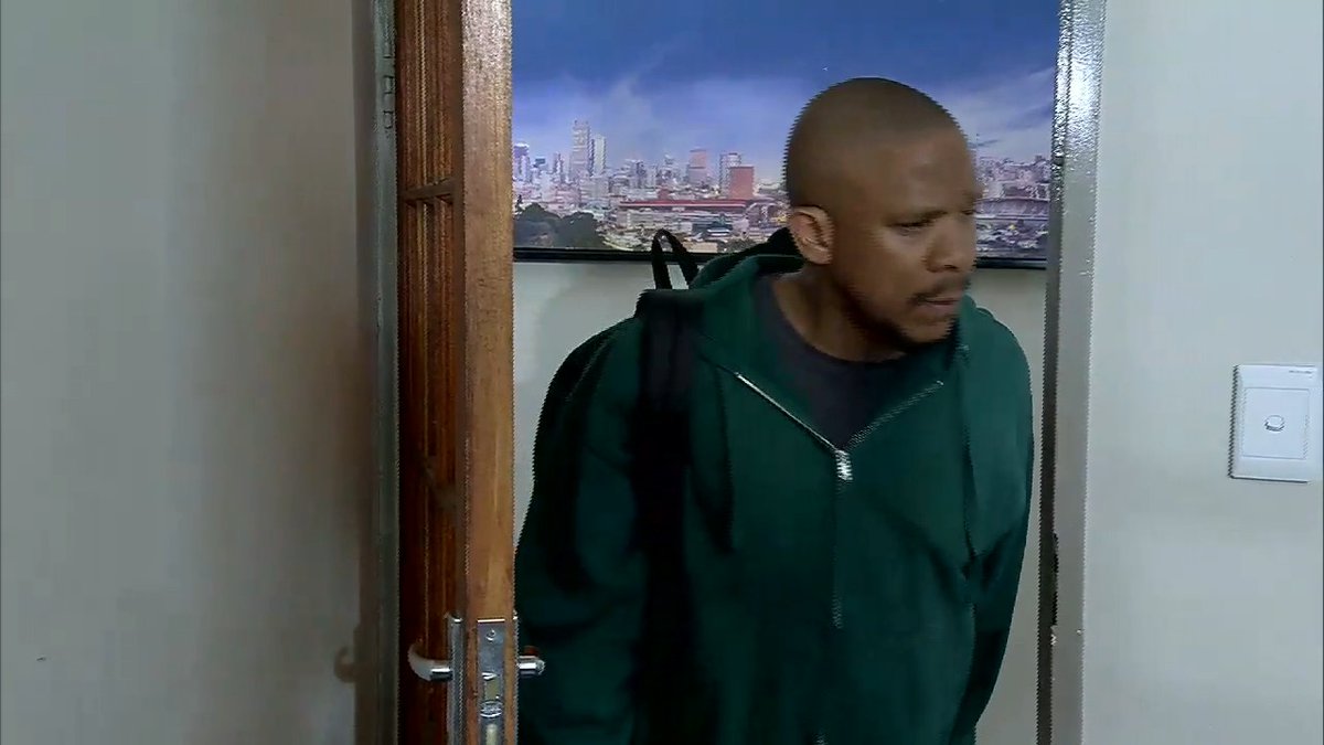 You called it! 👏 Mthunzi is BACK just in time for Scandal!’s 5000th episode! Usuku olukhulu namhlanje!🎉 Don’t miss out, catch it tonight at 7:30 PM and see what he’s up to! 👀🔥 #etvScandal #Scandal5000