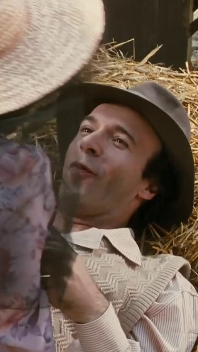 Hoy cumple 73 añazos Roberto Benigni, un director y actor, que es pura luz, por Coffe &amp; Cigarettes, Down by Law, Noche en la Tierra, Johnny Palillo, y una película NECESARIA en tiempos de oscuridad: “La vida es bella”❤️ Felicidades, Roberto😍, y Buongiorno, mi gente de CINE😎🙌🏼