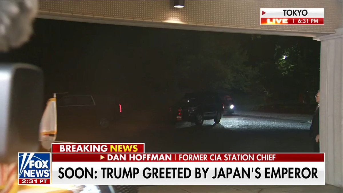BREAKING: President Trump arrives at the Imperial Palace and is greeted by Japanese Emperor Naruhito.