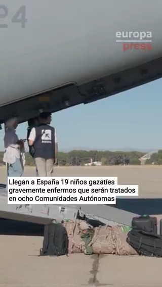 Así han llegado a la base de Torrejón de Ardoz (Madrid) los 19 niños gazatíes gravemente enfermos que serán tratados en España