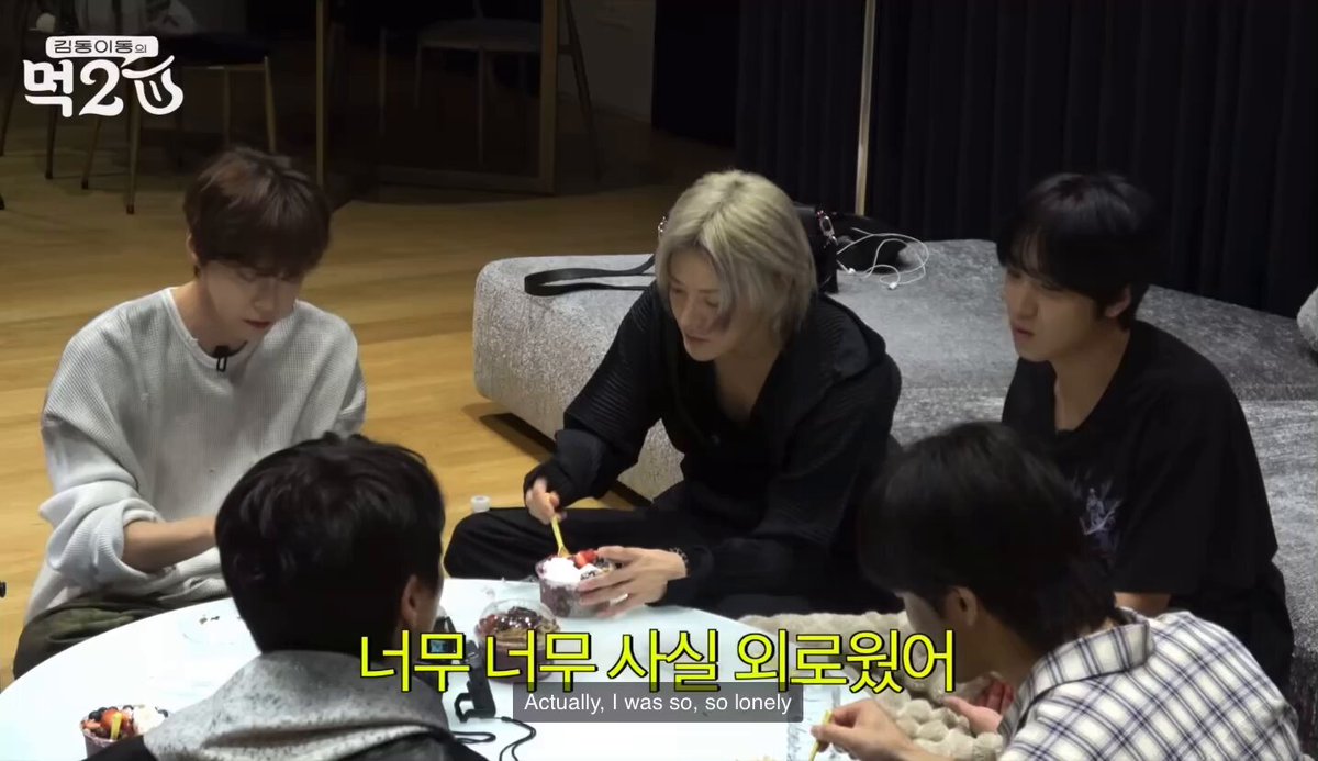 haechan said the moment he feels the most lonely is when everyone goes up to the stage for the ending music show 😭🤏🏻 but luckily, there’s wendy noona he can talk to 🥹🥹 thank you wendy noona 💙