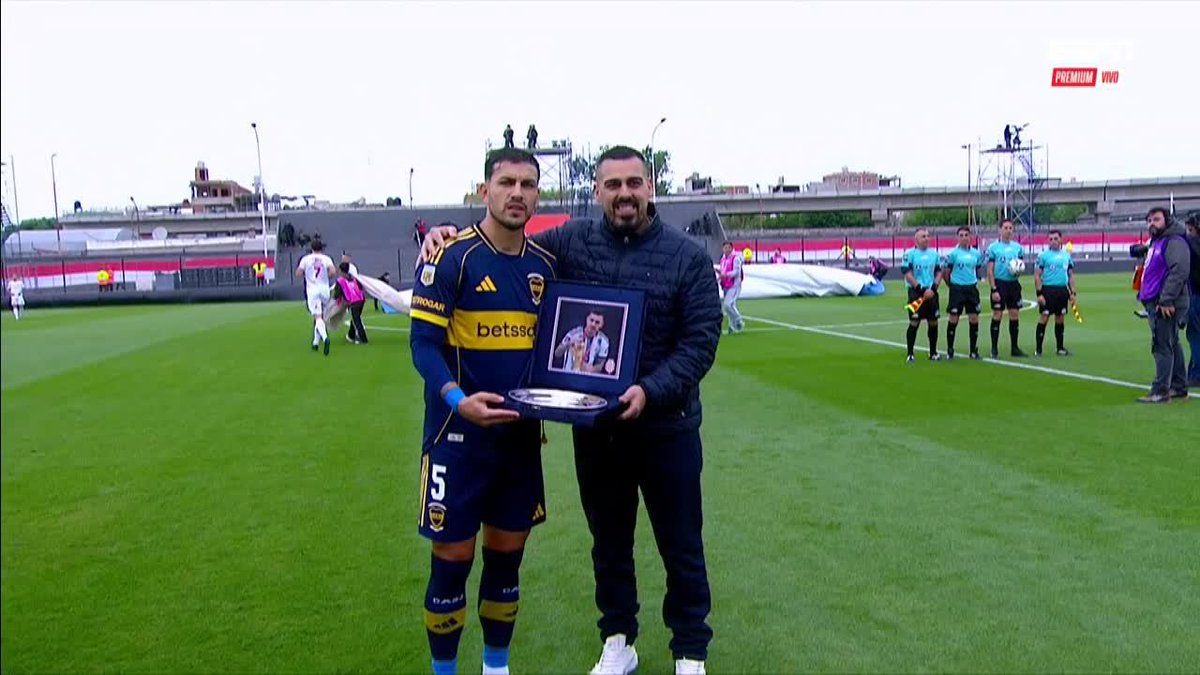 🇦🇷🌟 EL RECONOCIMIENTO DE BARRACAS CENTRAL A LEANDRO PAREDES, EN LA PREVIA DEL DUELO VS. BOCA.