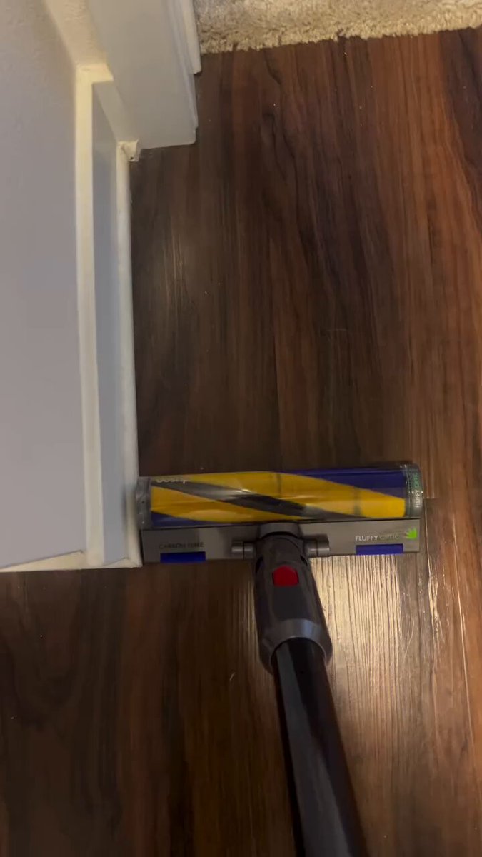 This Dyson vacuum cleaner 😍