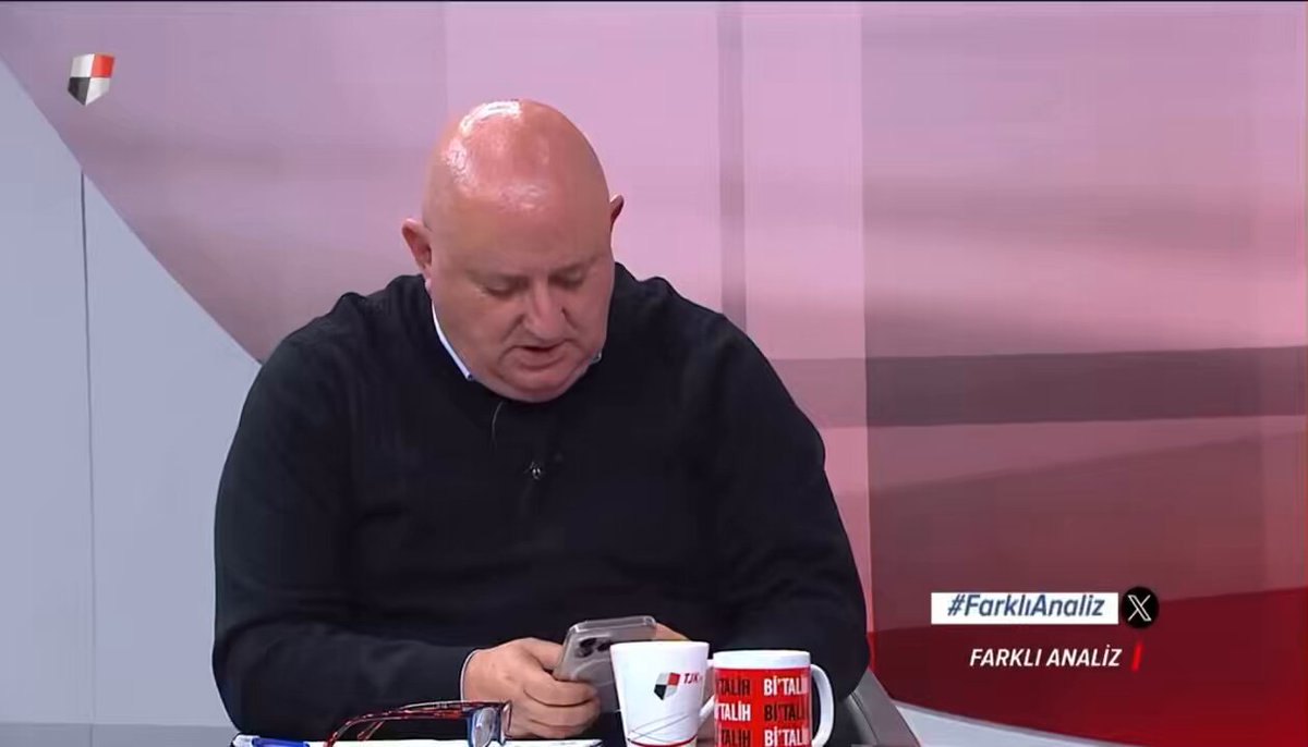 #CANLI 100. Gazi Koşusu puanlaması için son dakika flaş bir haber… 𝗔𝘁𝗮𝗵𝗮𝗻 𝗭𝗶𝗹𝗰𝗶𝗼𝗴𝗹𝘂 son dakika gelişmesini canlı yayında paylaştı. #FarklıAnaliz