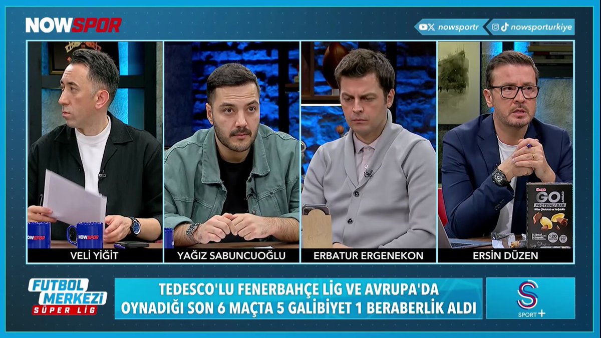 Canlı yayında deprem anı.