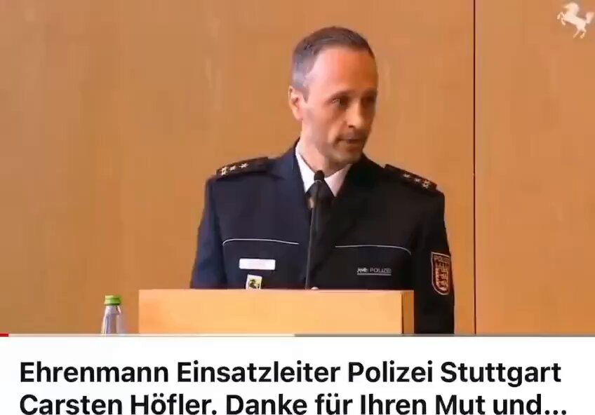 April 21: Der Einsatzleiter der Polizei Stuttgart, Carsten Höfler erklärt vor Kameras, wofür er eben NICHT zur Verfügung steht. #RichtigErinnern. Auch an die, die nicht mitgemacht haben: Höfler ist 2022 zum Vizepräsidenten der Polizei Stuttgart ernannt worden.