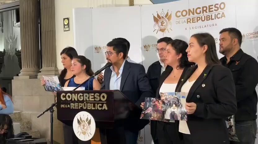 #Ahora | Diputados oficialistas buscan amnistía a favor de los integrantes de los pueblos indígenas y comunidades campesinas que son investigadas por hechos relacionados a las manifestaciones de 2023. 📹Carlos Alonzo