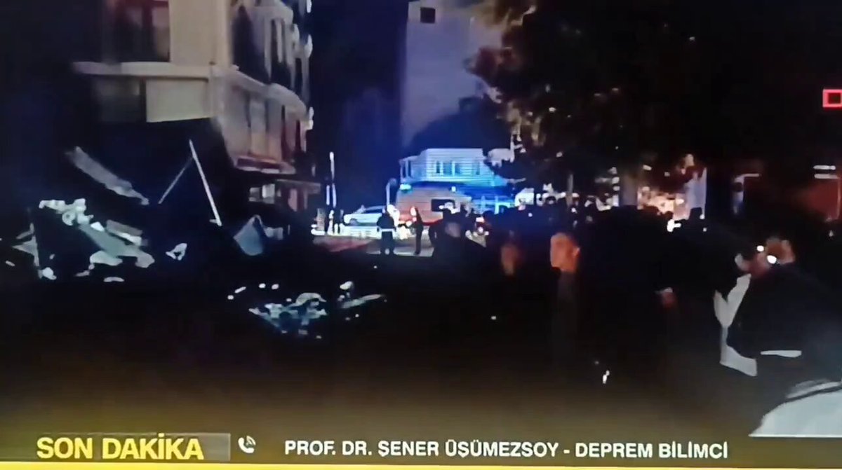 SONDURUM: Balıkesir’in Sındırgı ilçesinde meydana gelen depremde 🏚️ bazı binalar yıkıldı, ⚡ bölgede elektrik kesintileri yaşanıyor. Deprem #Sındırgı Balıkesir