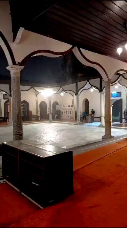 Bursa Emirsultan Hazretleri Camiine Yıldırım düştü! Bir vatandaş tesadüfen yıldırım düşme anını görüntüledi. Balıkesir #deprem #sallandık #marmara