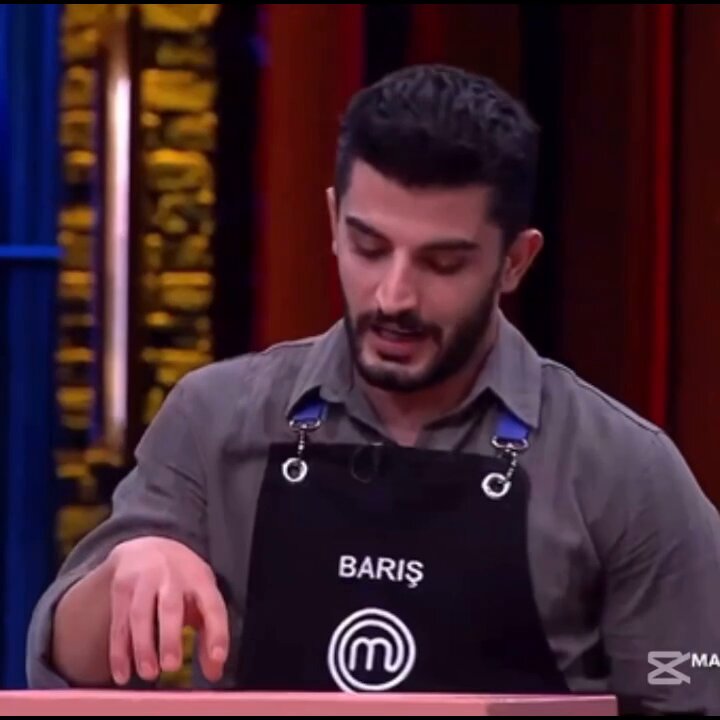 Sezer Barış konusunda Sezeri haklı bulanla arayı açarım. Sürekli adamı kışkırttıp üstüne oynadı,barış nezaman konuşsa arakasından laf soktu,hep altan sinsi sinsi gülüyor. Barışın dediği gibi kötü yorumları görünce rol yapmaya çalıştı ama yemedik. #MasterChefTürkiye