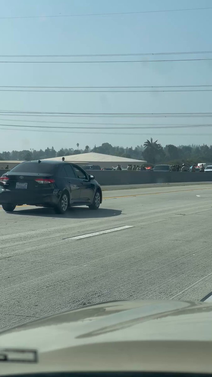 Heading home after picking something up on fb marketplace &amp; Idk what just happened but there are at least 6 helicopters &amp; over 50 cops with more on the way