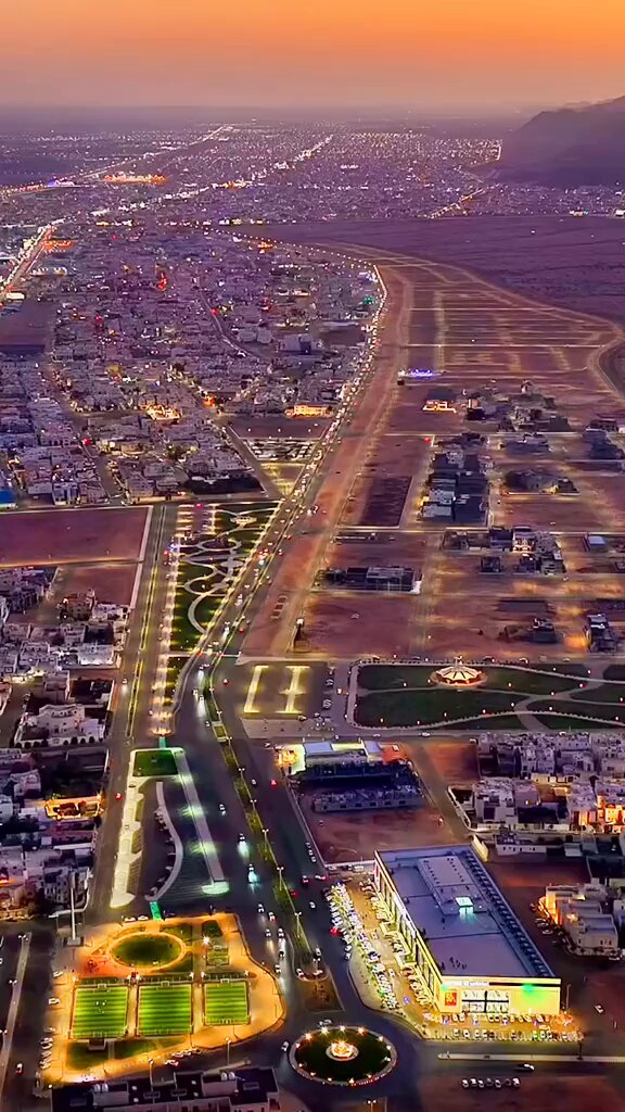 لحظات غروب لأحدى المدن الجميلة الرائعة في مملكتنا الحبيبة من يعرفها تصوير … خلف السويدي