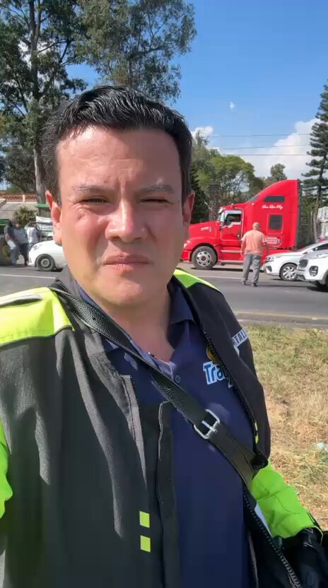 ⚠ Comienza el bloqueo vial en la continuación de López Mateos Sur ❗ ¿Sabes de alguien que se encuentre en la zona? ¡Avísale en los comentarios de este #ReporteVial!