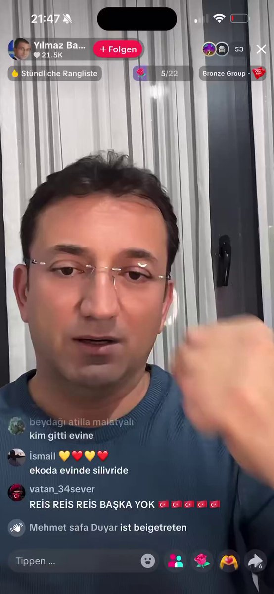 Kitle sürü olunca güden çok olur