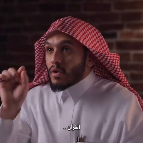 ما لازمَ عبدٌ كتاب الله إلا رفعه ولا وقع في قلبٍ إلا أصلحه .. ومن صَحبه سَعِدَ في دنياه وفاز في آخرته!