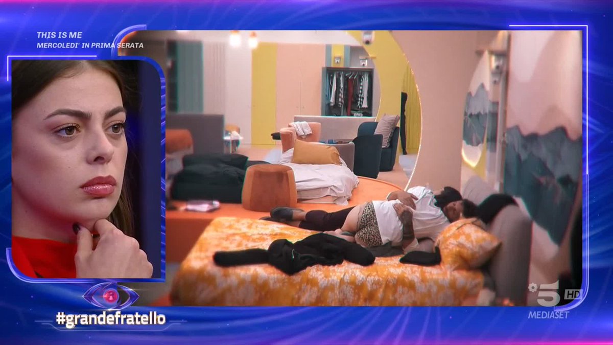 Nei giorni scorsi Simona ha incontrato Valentina, la compagna di Domenico 💥 #GrandeFratello