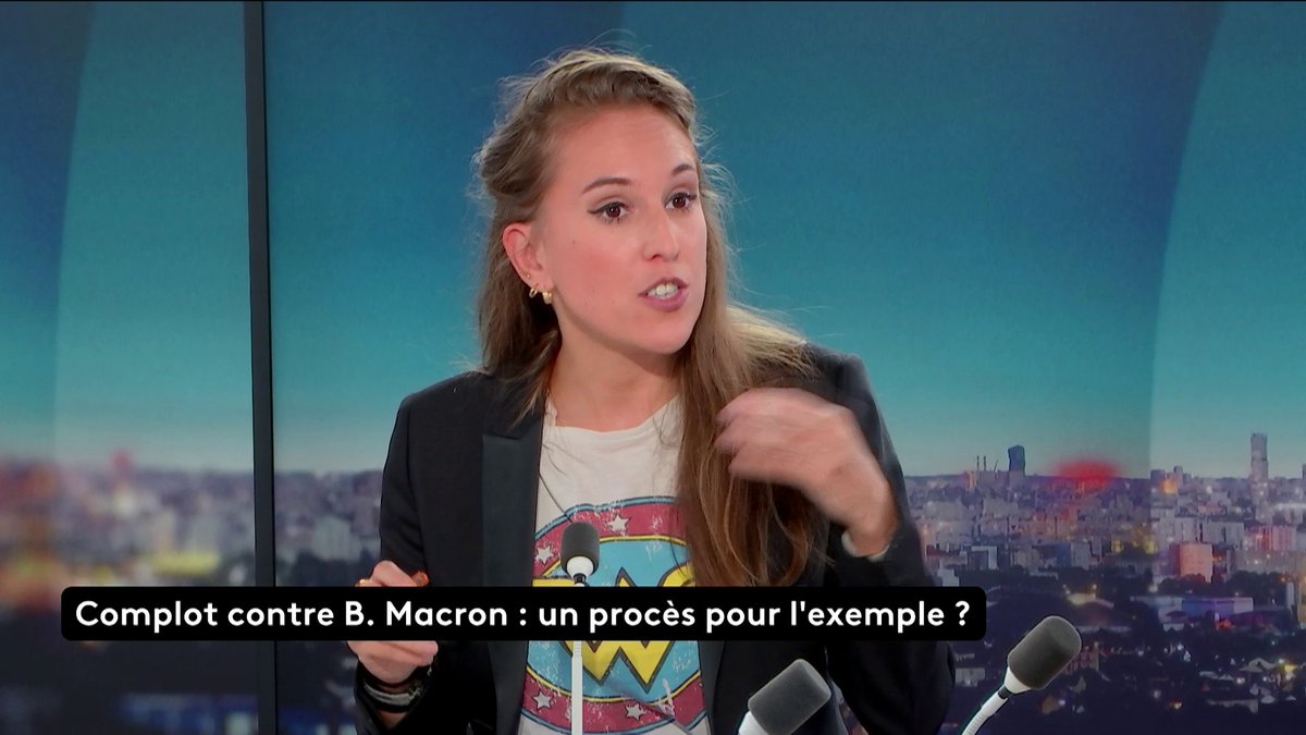 🗣️ Cyber-harcèlement : "C'est amplifié par tous les mouvements masculinistes que vous avez en ligne", selon Charlie Perreau. La journaliste explique que les femmes sont davantage exposées à ce phénomène, dont Brigitte Macron est victime. Loïc de La Mornais #SurLeTerrain #Canal16