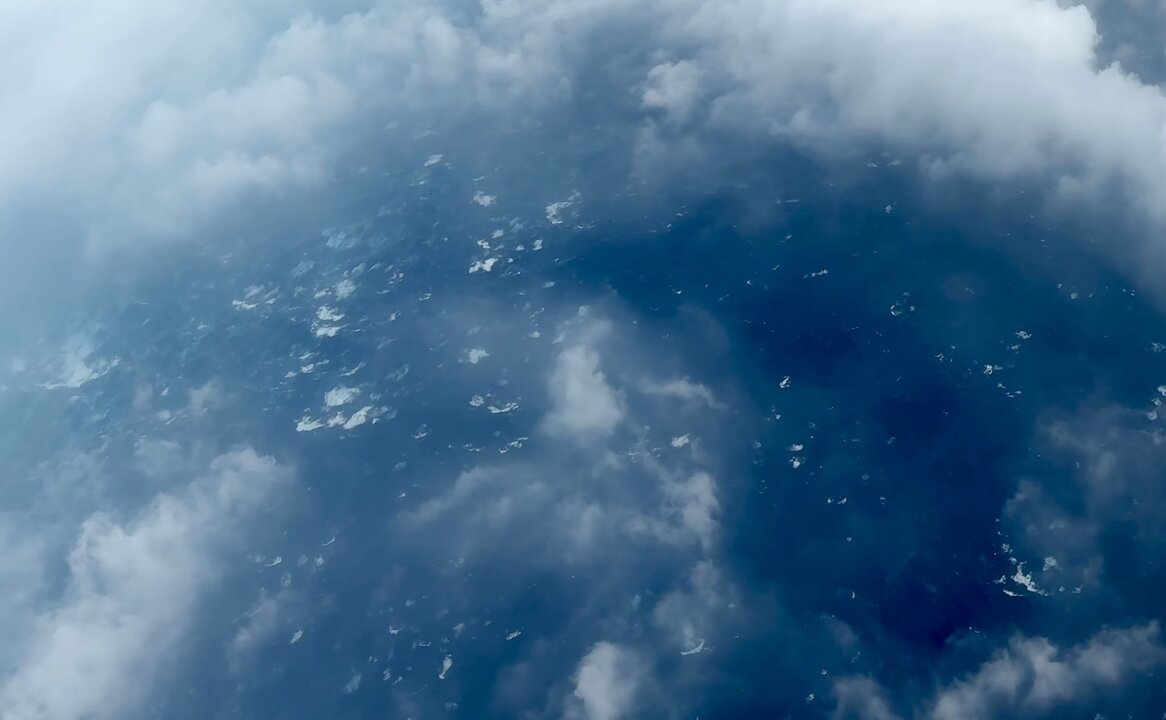 The sea surface is always interesting in the eye with waves going different directions