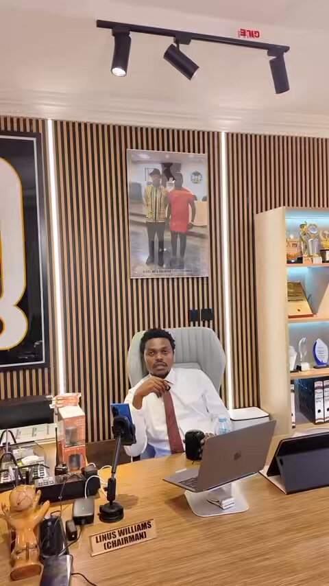 Blord don carry another one come o, Bluetooth speaker wey dey talk pidgin 😭😂🫵🏽