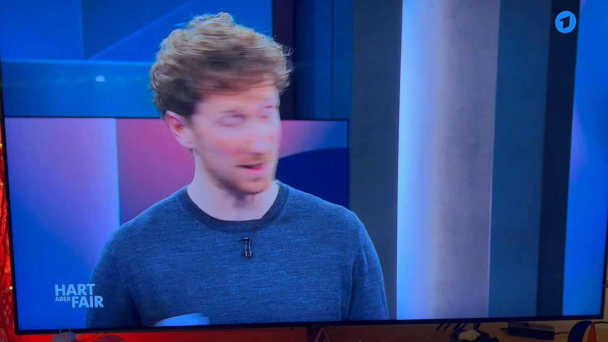 Für eine Folge #hartaberfair werden sage und schreibe 73 Leute bezahlt, darunter die halbe Familie von Moderator Louis Klamroth. Googeln Sie Mal Florida Factual GmbH.