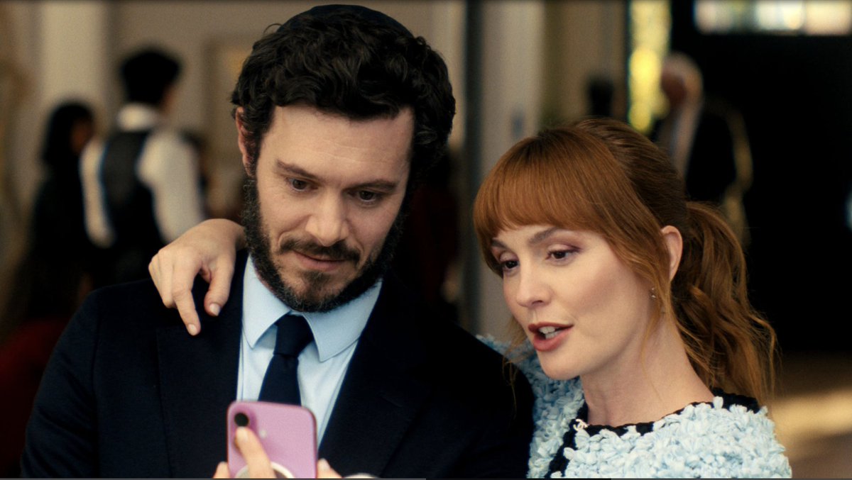 Apenas Adam Brody e Leighton Meester contracenando em Ninguém Quer.