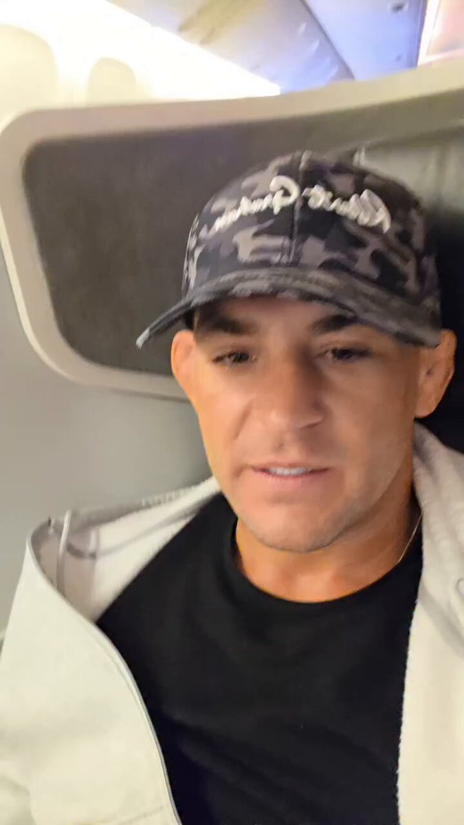 💎😂 Dustin Poirier tried to say something about Tom Aspinall situation but just couldn't.