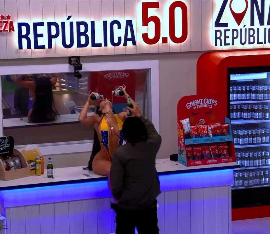Con permiso, se soltó Diosa Canales 🥩 🍗 🥩 #LaCasaDeAlofoke2