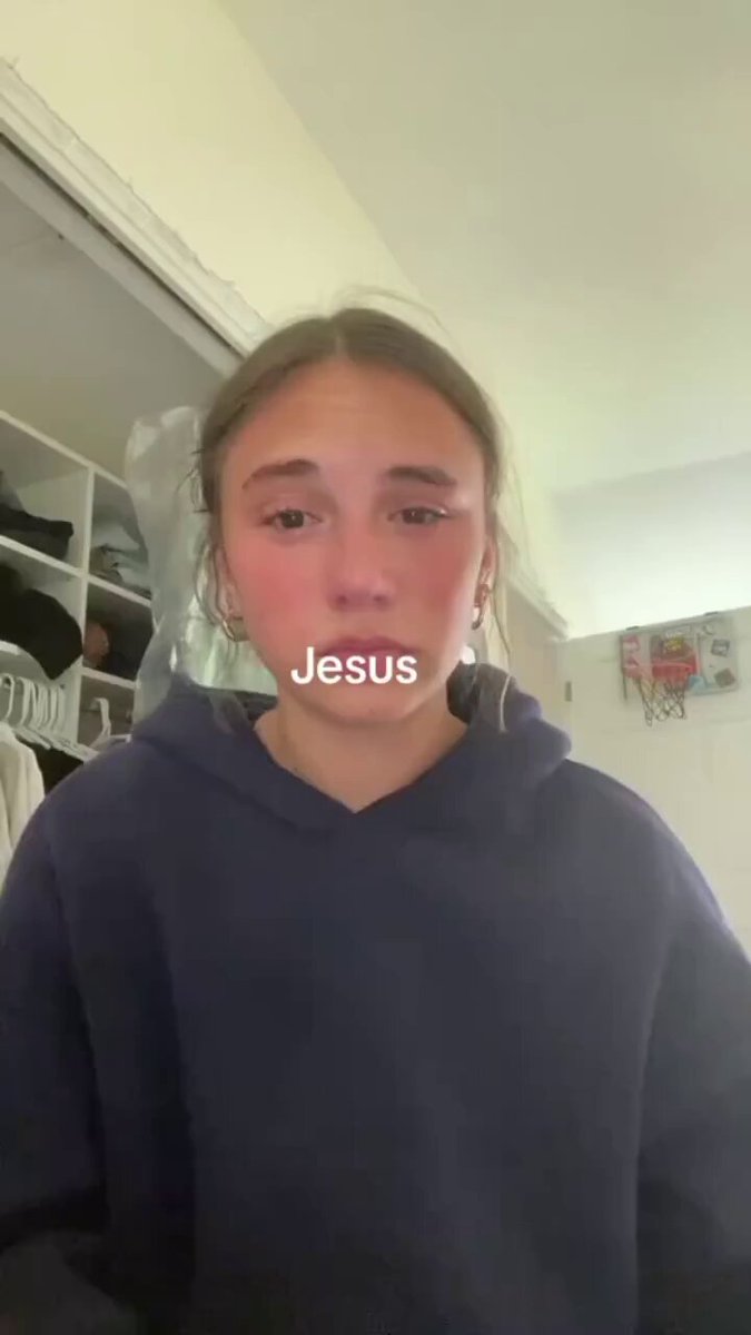 Jesus loves you.🩷