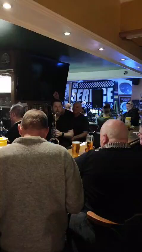 Great way to end the bank holiday #TheService #Mondayclub