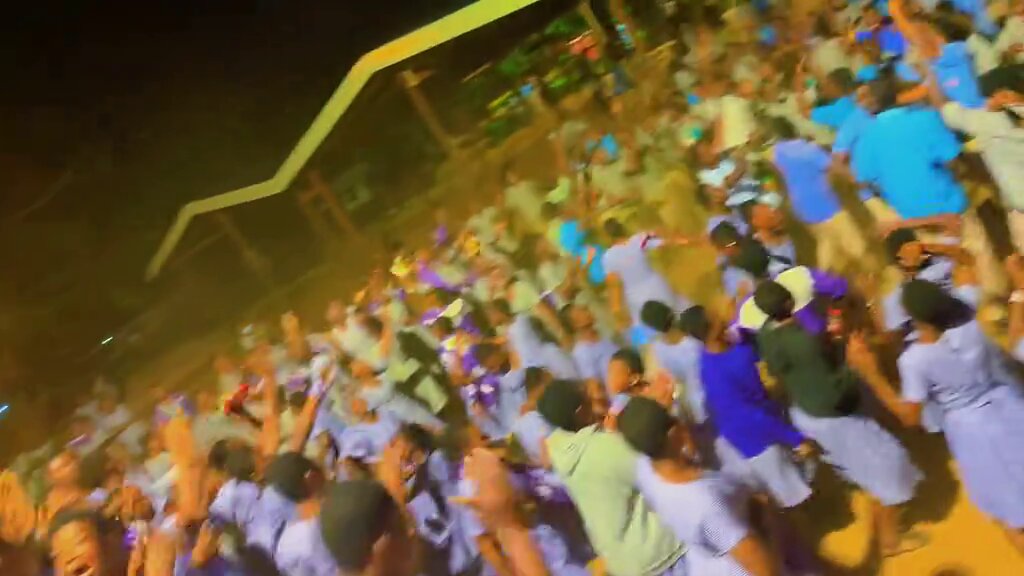 Wild atmosphere at the Abetifi Presby SHS earlier this evening, after they successfully eliminated Wesley Girls’ High School and Kumasi Secondary Technical to qualify for the quarterfinals of the National Science and Maths competition.