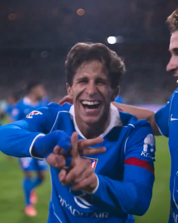 La dedicatoria de Giuliano Simeone con una "F" para su sobrino recién nacido 😍😍😍 Hoy le tocaba marcar.