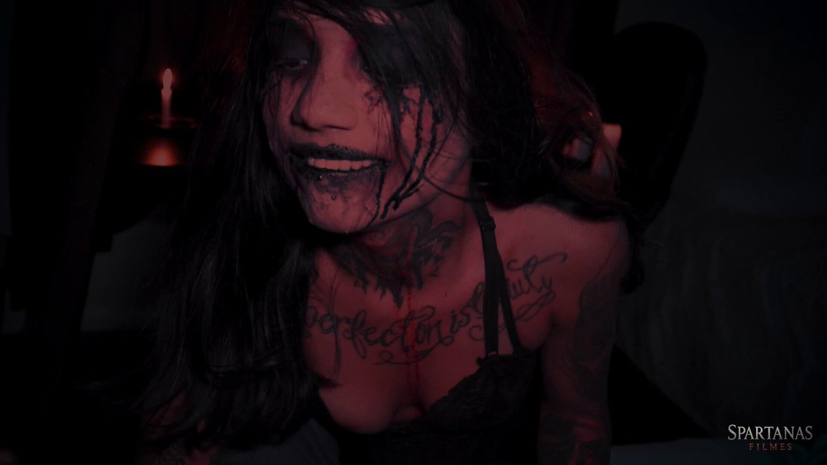 🕯️Nenhuma ENTIDADE resiste a tanto Tesão. O que começa com provocações termina em Possessão com direito a muita FODA. 🎬 Beleza Possuída já está no ar. 👉 💀 Herança Maldita do Prazer ☠️🩸 #HerançaMalditaDoPrazer #SpartanasFilmes #Halloween2025 Akillies Black Nick niquitaa Arthur | Mr. Velvet Cintia Lara ttdluana Julia Carioca🇧🇷Actress📺PRIVACY: juliacarioca