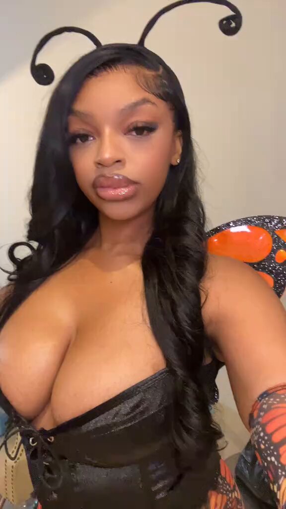 The cutest butterfly🥰