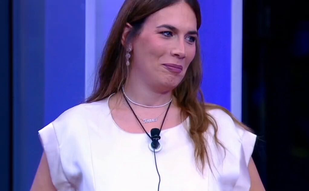 “ora non puoi più nominarmi mi dispiace per te” con tanto di bacio RIDO