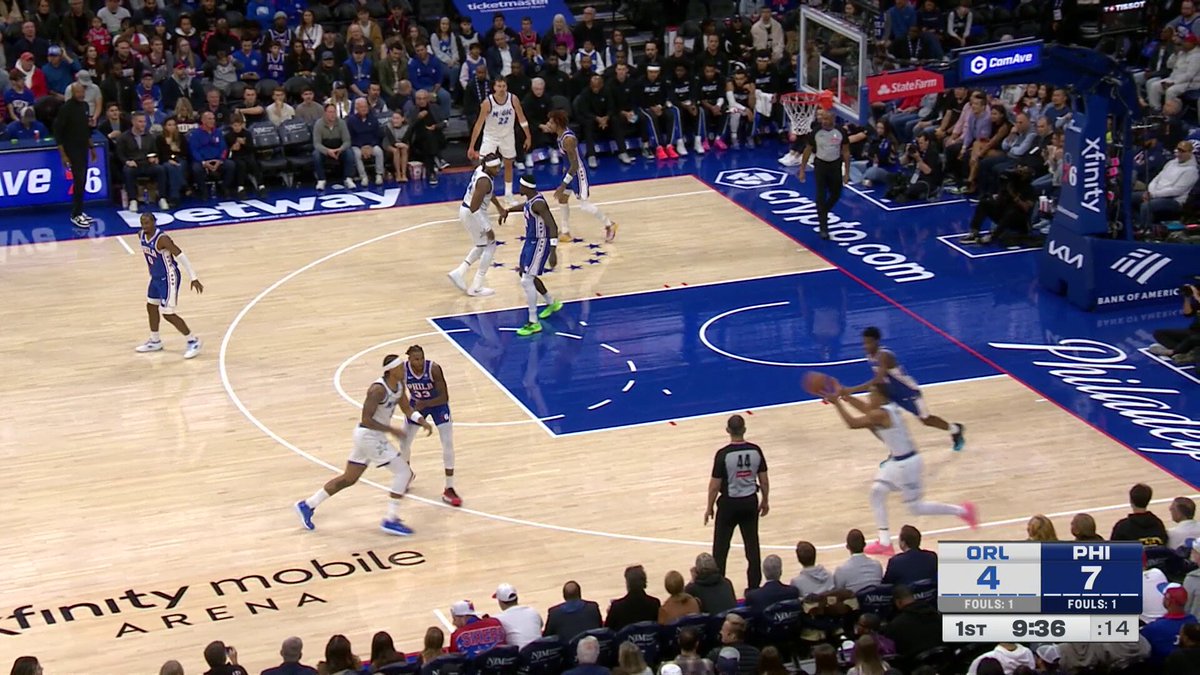 Bona block. Edgecombe lay. Oubre block. Maxey trey. SIXERS ON BOTH ENDS... they're seeking a 3-0 start to the season 🔥