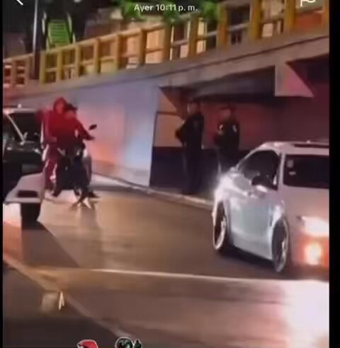‼️Así se divierte la lacra con agresiones a la #PoliciaCDMX #SSC Son la miserable rata de siempre y los descerebrados de toda época 🔺