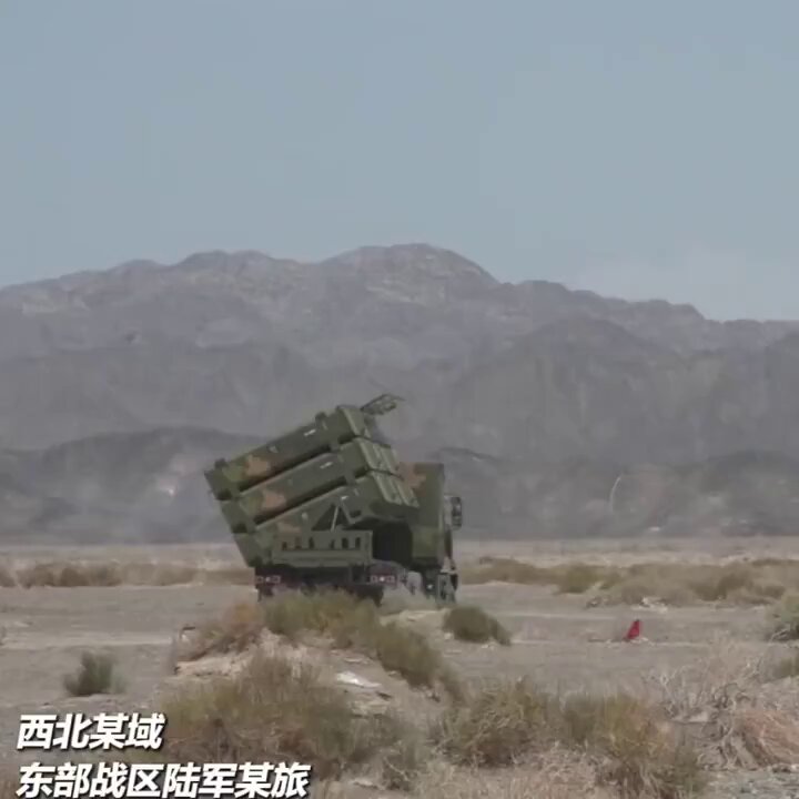 🚨 China unveils ‘Radar Reaper’ swarm drone 🇨🇳 The PLA’s new system can autonomously detect, track, and destroy enemy radars. In wartime, production could reach 2 million units per month. Thousands launched at once can blind air defenses in seconds.