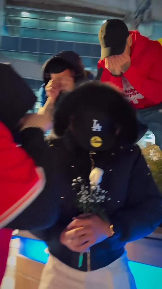 “The Dodgers, Ohtani and Kendrick Lamar… What they’re gonna do is suck us… Like the Mariners, be ready to go to the beach and go fishing.” They’re back. This time with a Dodgers diss track