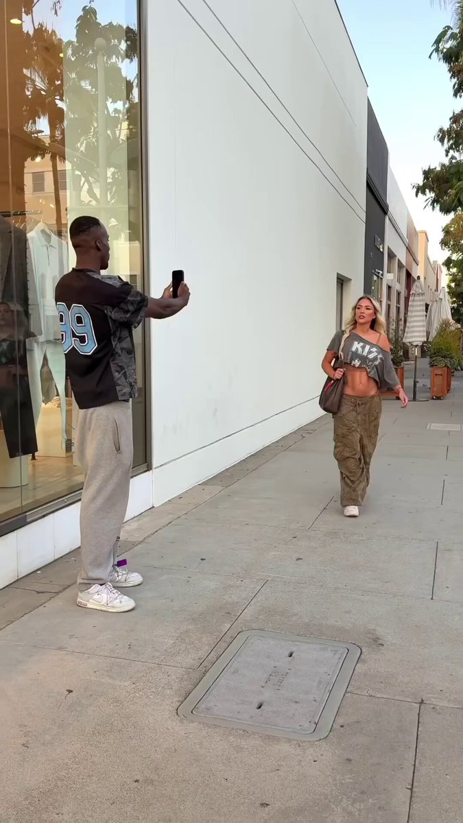 She took all the L's that day lmao 🤣 she’s def fine, and she s def expensive tho. He smooth with it tho isn’t he? 🤨