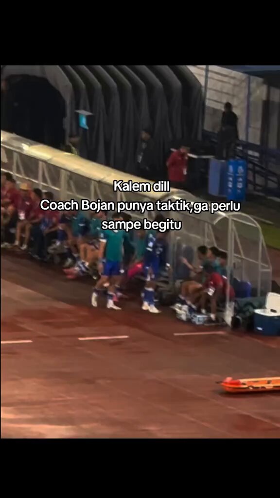 Sabar Dil… This is Liga Indonesia, lebih berkualitas dan lebih berat dibanding bermain di Liga Malaysia. Jadi wajar kalau pemain bola diganti.. Yang ga wajar itu kalau ada Menteri gagal bukannya diganti malah cuma dipindah doang.