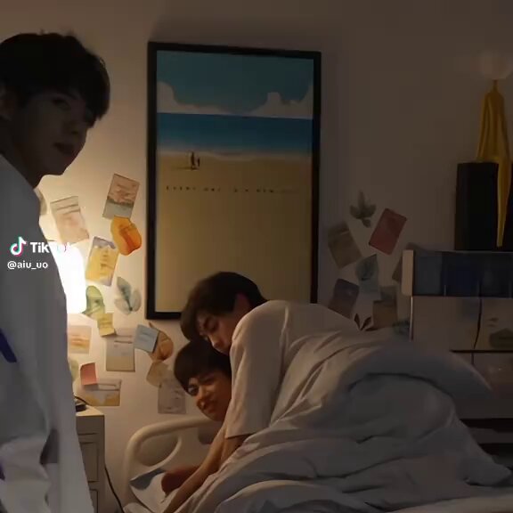 the difference in the three's reactions is SO funny . while xuning is shameless, ziyu is dying of embarrassment and xuancheng is like "why . i . am . HERE?" JSJSJSK #RevengedLove #逆爱 #tianxuning #ziyu #LiuXuanCheng