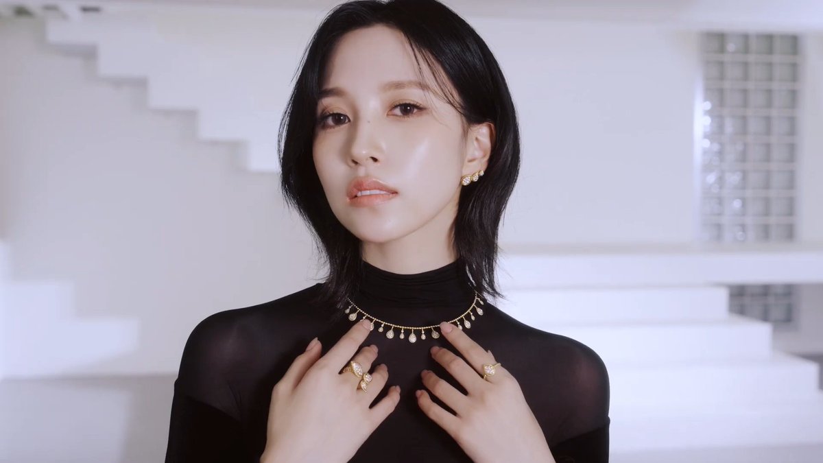 MINA FOR BOUCHERON &amp; 25ANS SHE'S SO GORGEOUS