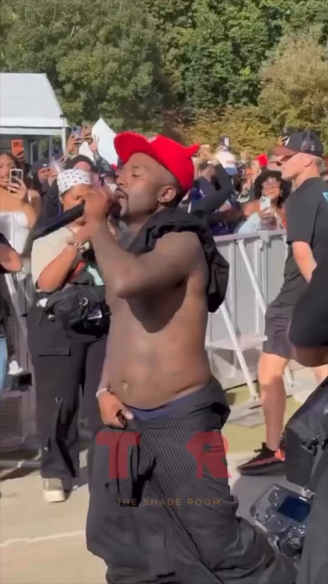 Maaaaan Ray J I DID NOT WANT TO DO THIS!!! THEY SAID I HAD TO!!! THEY SAID I HAD 24 HOURS!! If I had one wish, it would be NOT to do this!! They made me! #SpiceGot24Hours