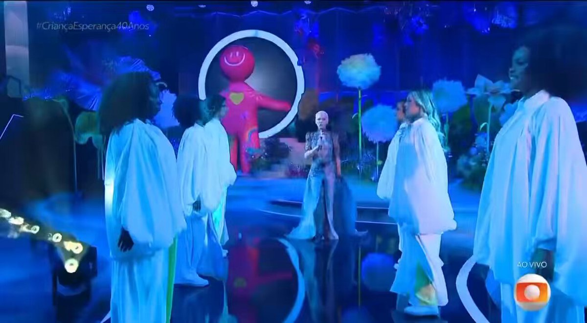 🚨AGORA: Xuxa, Angélica e Eliana cantando 'Lua de Cristal' no #CriançaEsperança40Anos