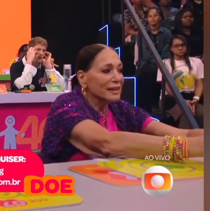 Susana Vieira atende telespectador ao vivo no #criançaesperança40anos