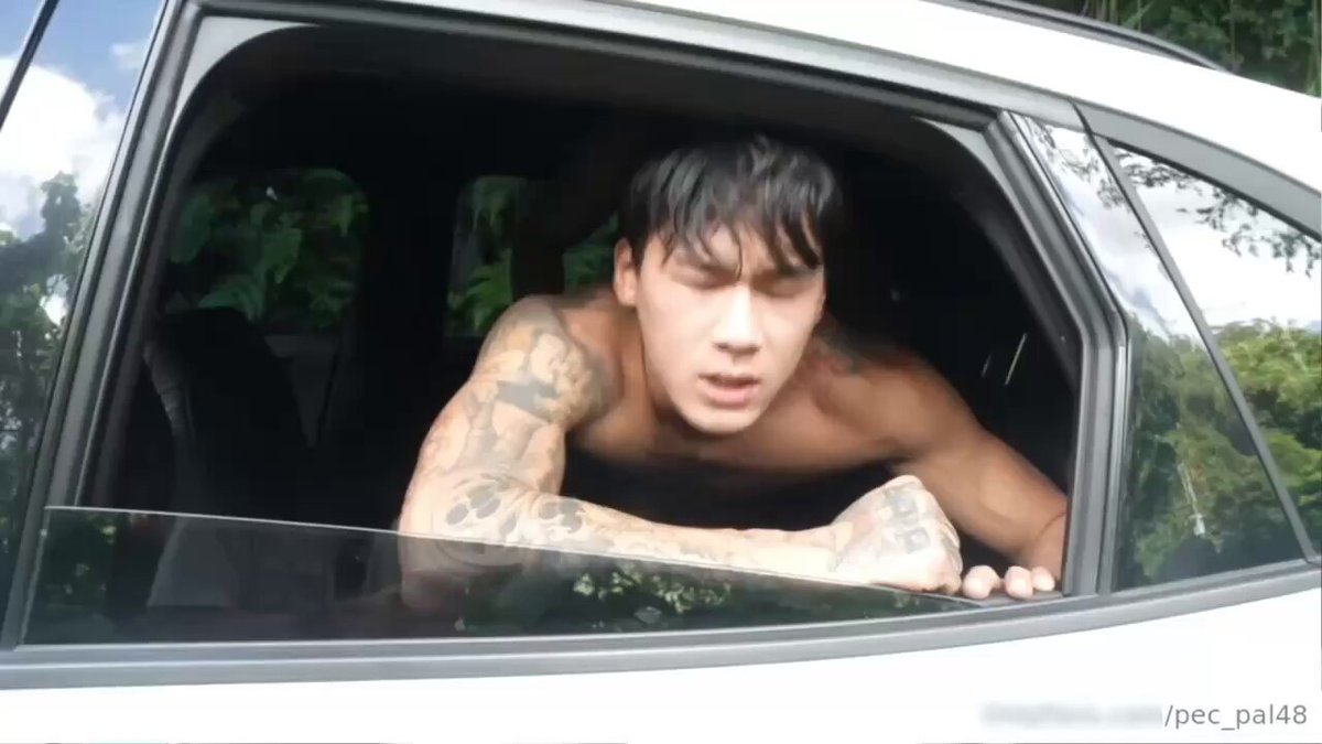 昼の林道カーGAY CAR SEX（アジアン） マスク男とアジア系青年、車の中で汗だく。 外は明るいのに、中は真っ白に曇る。 #gayasian #gaycarsex #gaybareback #gayoutdoor #gaypublic #gaymask #gaymuscle #gayhomemade #ゲイ