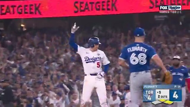 Freddie for the tie! #WorldSeries